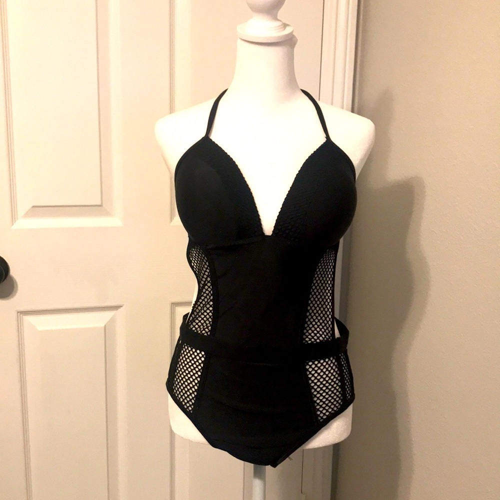 🖤NWT Black One Piece w/ Mesh sides & open back 🖤